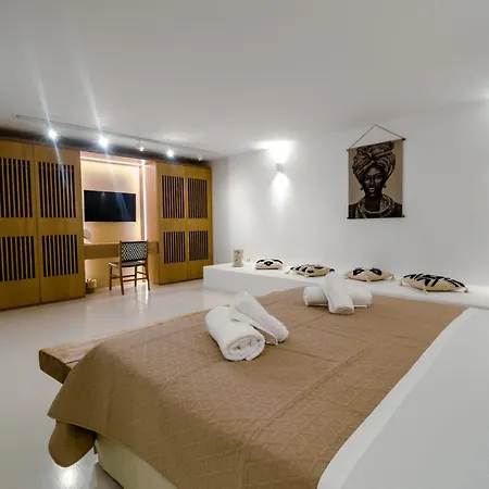 Ohana Paros *