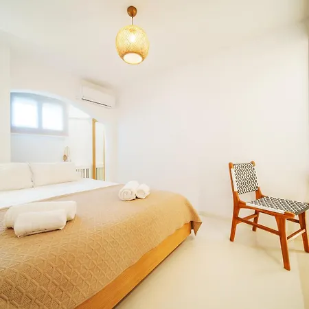 Ohana Paros * Chrisi Akti (Paros)