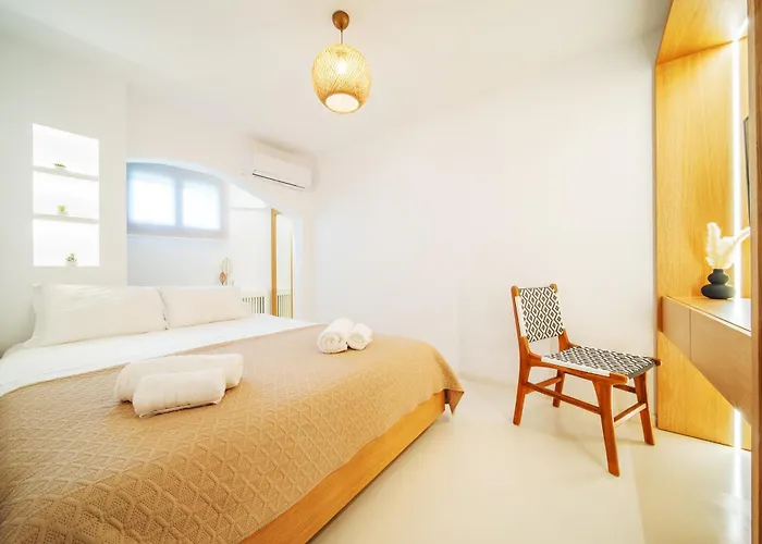 Ohana Paros * Chrisi Akti (Paros)